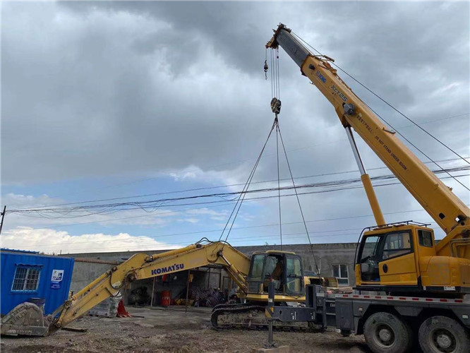 精河县25吨吊车的工作半径是多少？