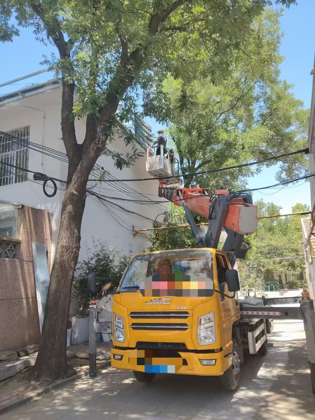 精河县高空作业车能吊装重物吗？最大承载多少公斤？